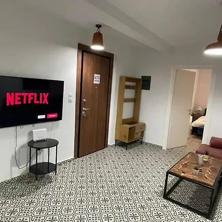 Family With Private Yard Next To Agios Dimitrios Church דירה סלוניקי