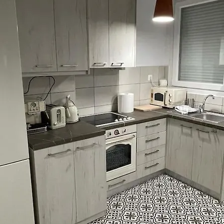 Family With Private Yard Next To Agios Dimitrios Church 아파트